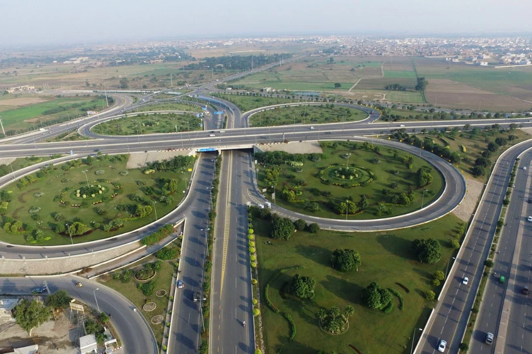 5 to 7minutes from Lahore Ring Road.